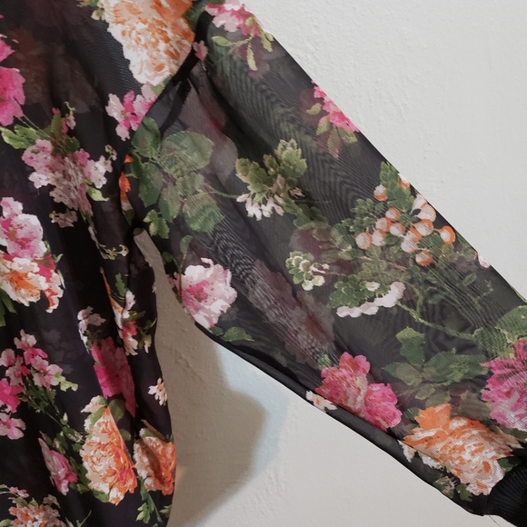 Bobbie Brooks sheer floral top size S black pink - Picture 3 of 5